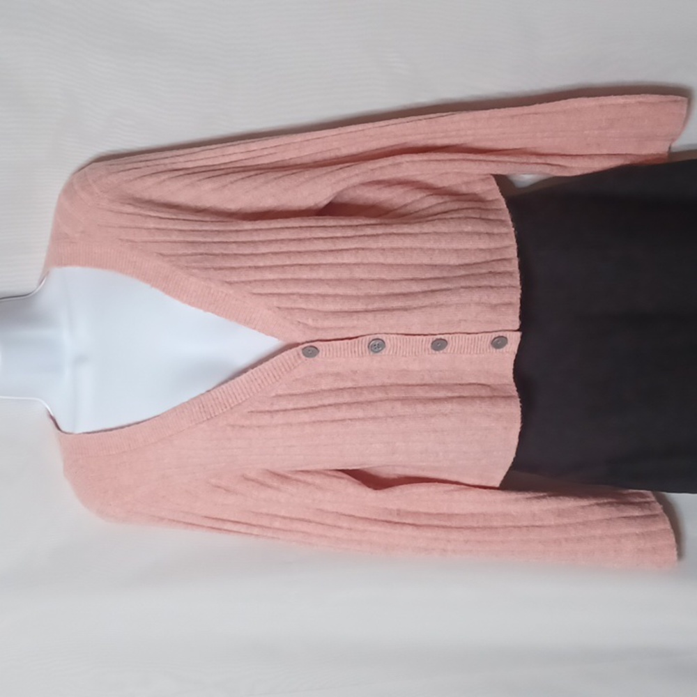 American Eagle Outfitters Pink Ribbed  Button Front Crop Sweater. Size L - Picture 2 of 15
